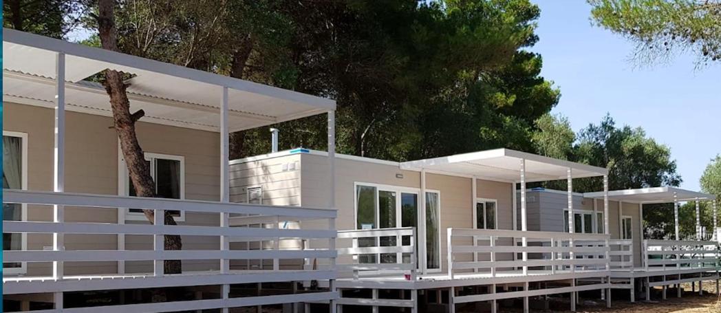 Camping La Scogliera サンタ・チェザーレア・テルメ エクステリア 写真